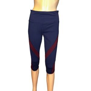 Victoria's Secret VSX Capri Leggings Navy Burgundy size Medium D44